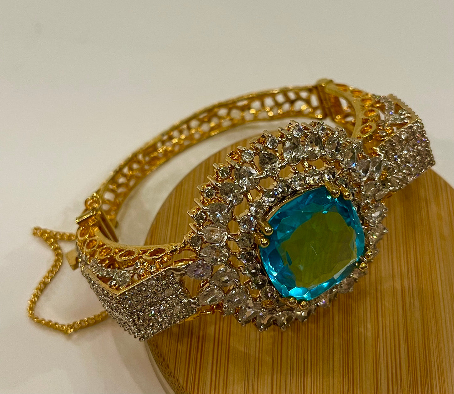Zircon Gold Plated Handcuff